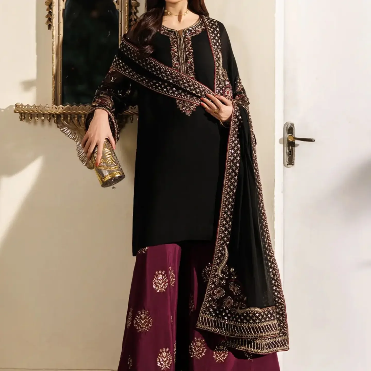 Ahmozi Presenting Iznik Chiffon Embroidered Unstitched Colle — clothing image 3