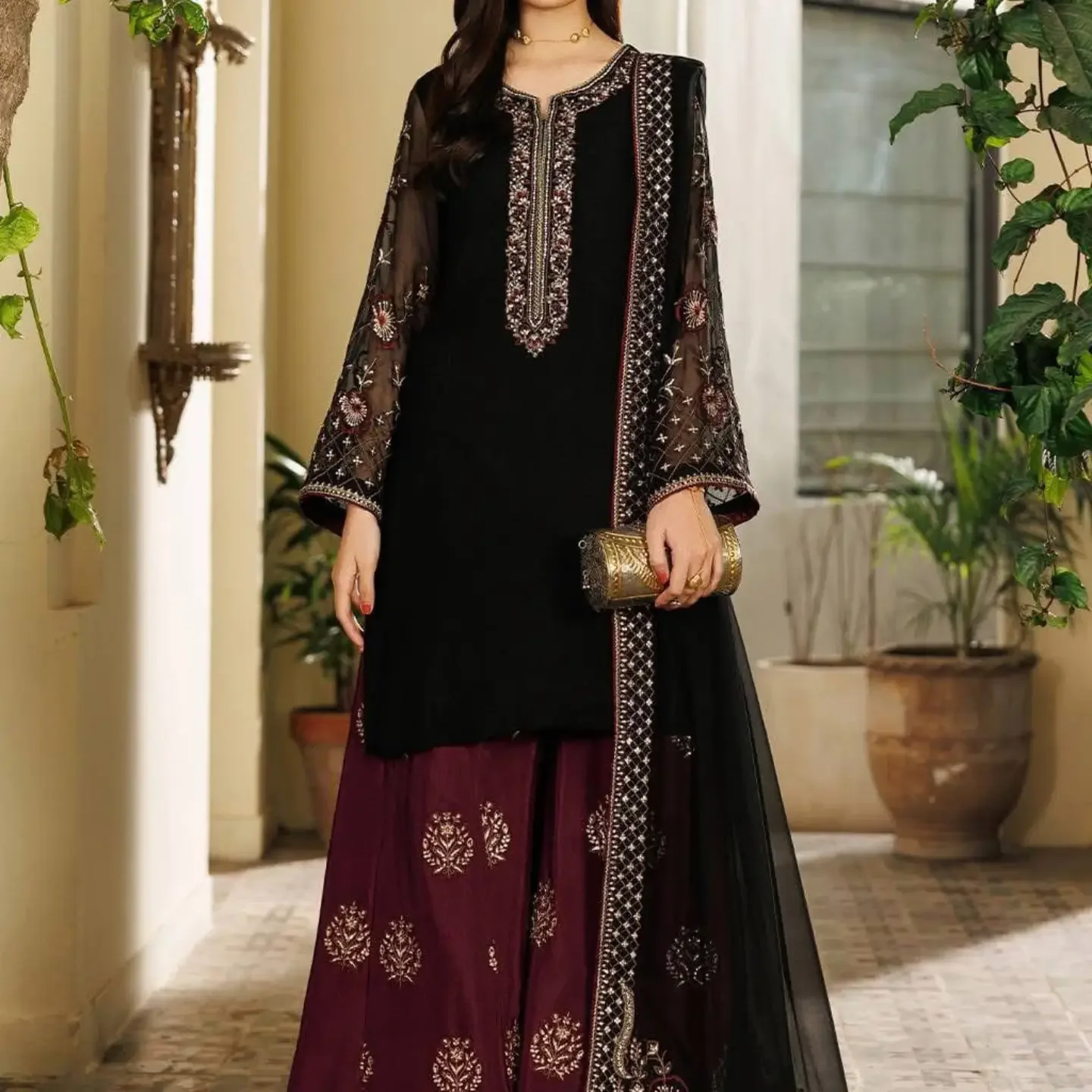 Ahmozi Presenting Iznik Chiffon Embroidered Unstitched Colle — clothing image 5