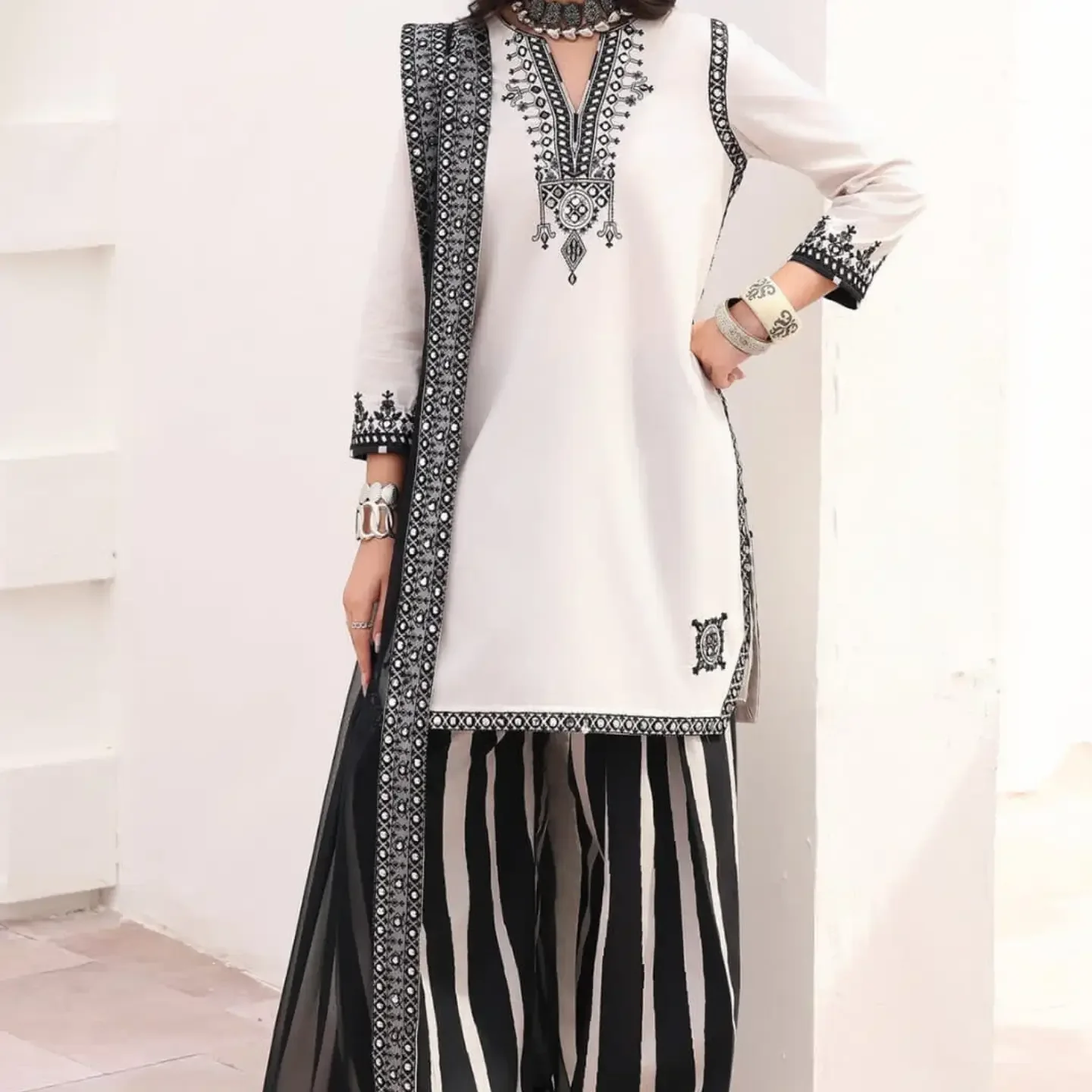 Alhamdulilla Charizma Silk collection 2026 03PCS UNSTITCHED — clothing image 1