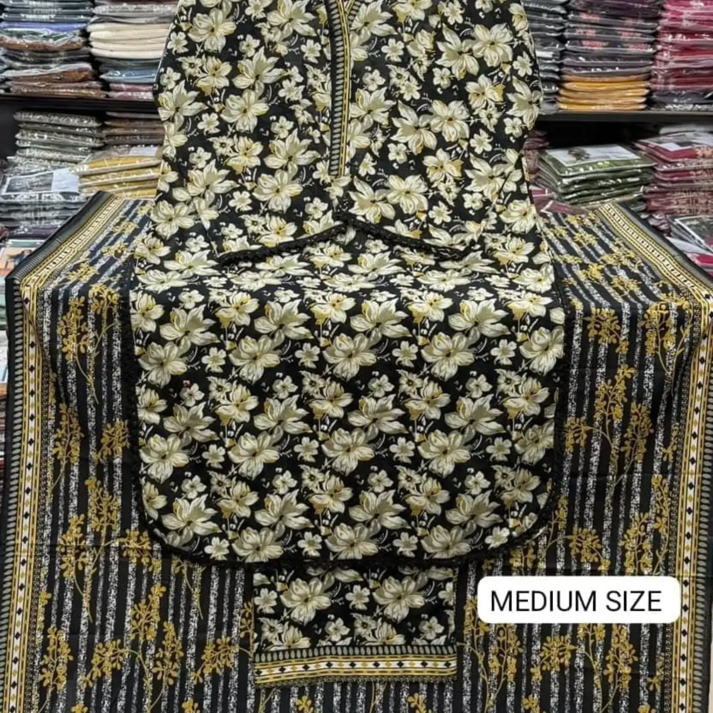 BIN SAEED STITCHED COLLECTION Original 3pc Printed lawn Co — clothing image 3