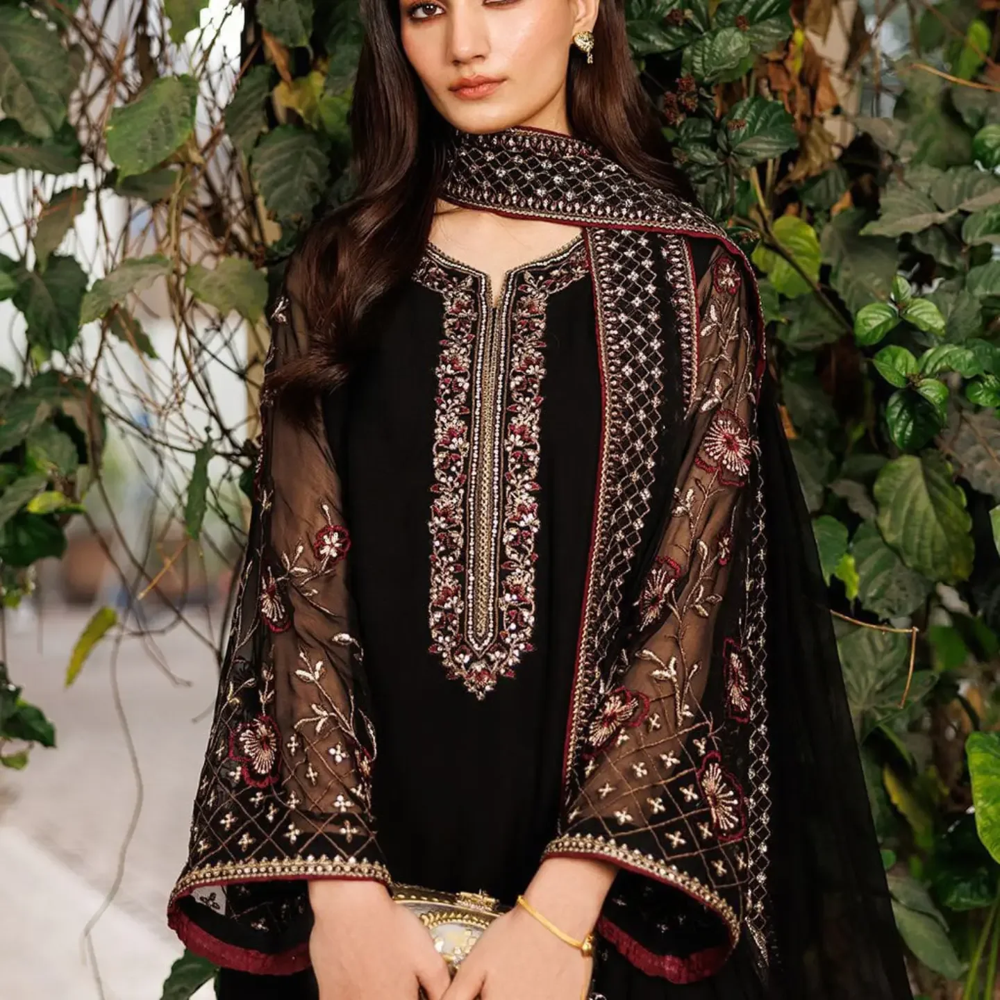 Brand IZNIK Suit Details - Chiffon Front or Back Heavy E — clothing image 6