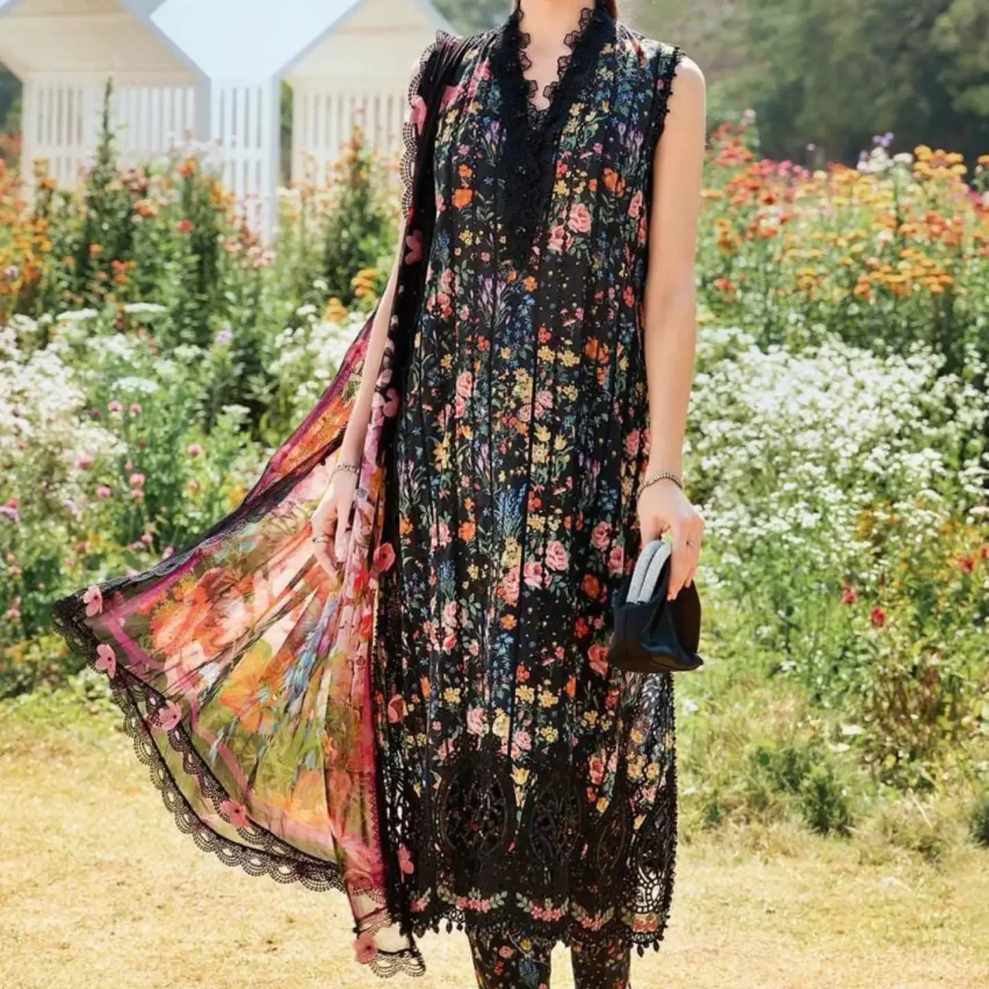 Brand mix sale live now Fabric Details Lawn & Chiffon • — clothing image 5