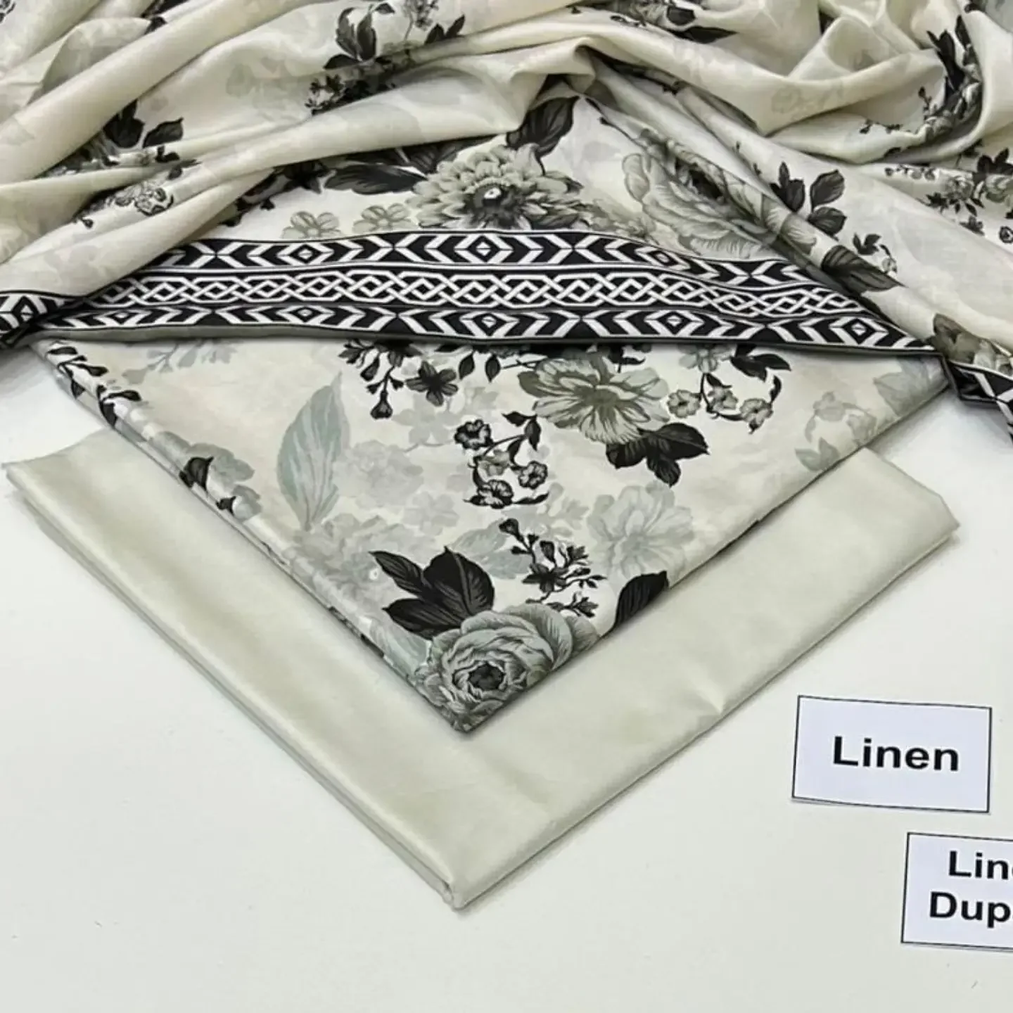 MARIA.B UN-STITCHED COLLECTION .3pc Printed LINEN Collection — clothing image 14