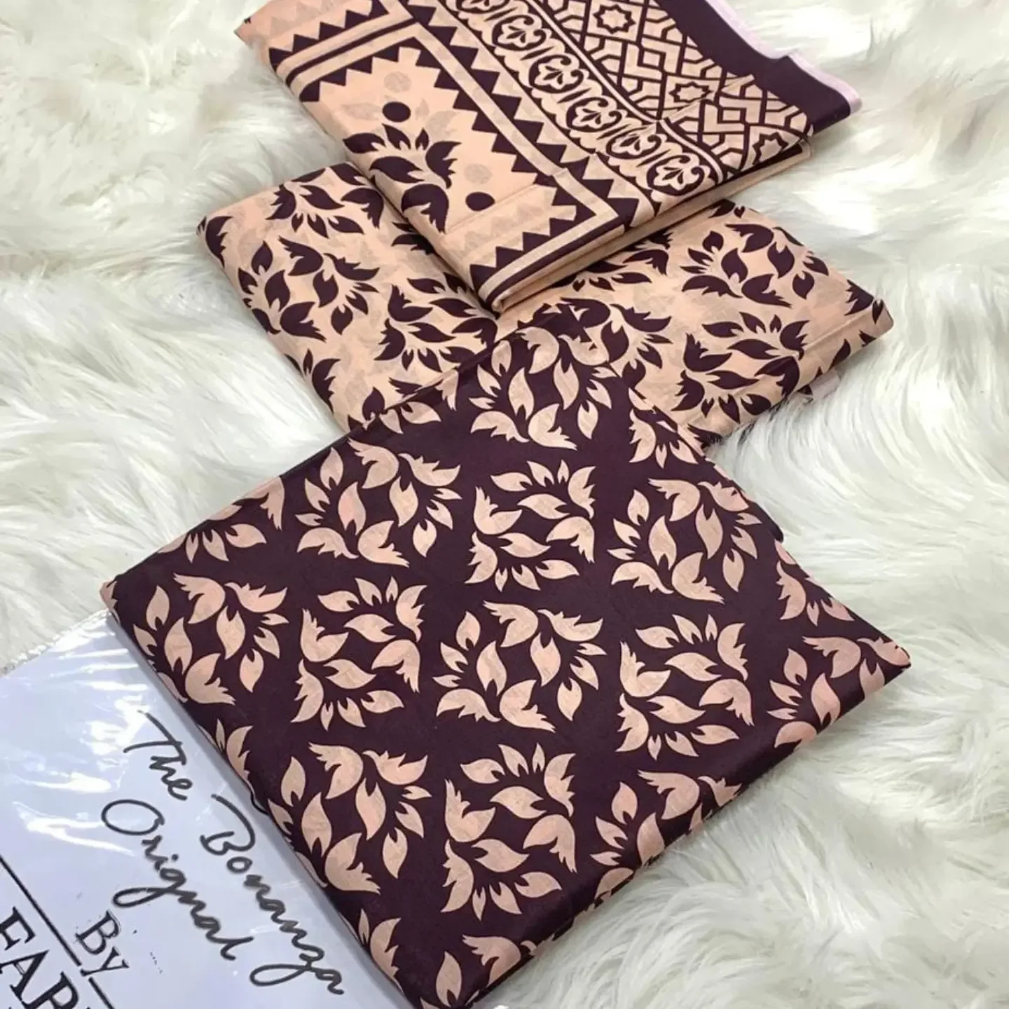 MIX BRAND 3pc Unstitched Printed LAWN Collection Fabric LAWN — clothing image 5